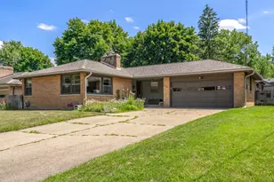 923 Par 4 Rd, Kalamazoo, MI 49008 - Photo 1