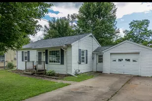 208 Meadow Dr, Augusta, MI 49012 - Photo 1