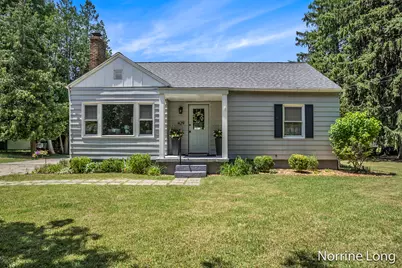 429 Oakhurst Avenue NW, Grand Rapids, MI 49504 - Photo 1