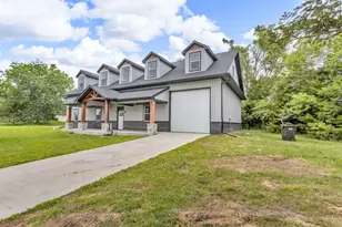 126 Kingsbury Dr, Brooklyn, MI 49230 - Photo 1