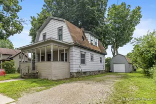 618 Washington St, Nashville, MI 49073 - Photo 1