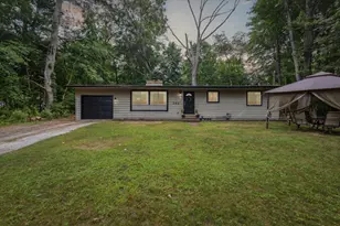 292 Peach St, Fruitport, MI 49415 - Photo 1