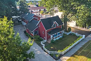 220 Park Ave, South Haven, MI 49090 - Photo 1