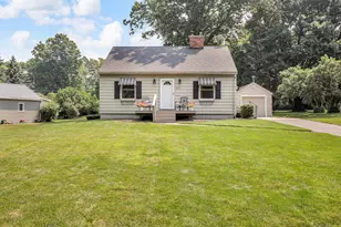 815 Springcrest Blvd, Jackson, MI 49203 - Photo 1