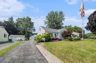 206 W McKay St, Saline, MI 48176 - Photo 1