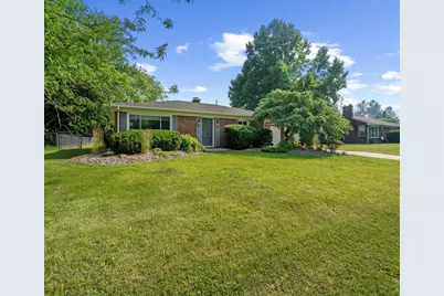 700 Devonshire Road, Fowlerville, MI 48836 - Photo 1