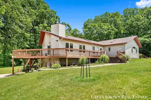 9181 Pennfield Rd, Battle Creek, MI 49014 - Photo 1