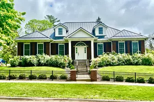 221 N Manning St, Hillsdale, MI 49242 - Photo 1