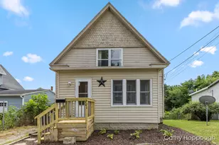 721 W Washington St, Ionia, MI 48846 - Photo 1