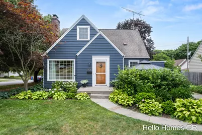 2107 Riverside Drive NE, Grand Rapids, MI 49505 - Photo 1