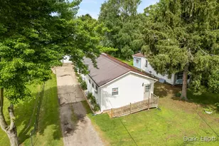 539 Price St, Ionia, MI 48846 - Photo 1