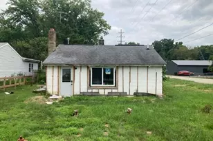 121 Bagg Ave, Jackson, MI 49203 - Photo 1