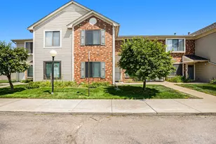 30685 Hidden Pines Ln Ln, Roseville, MI 48066 - Photo 1