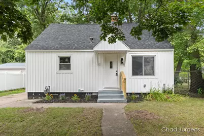 621 School Street, Muskegon, MI 49442 - Photo 1