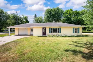 2194 E Napier Ave, Benton Harbor, MI 49022 - Photo 1