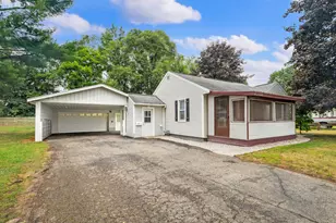 202 Pleasant St, Hartford, MI 49057 - Photo 1