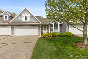 2530 Summit Ridge Dr NE, Grand Rapids, MI 49505 - Photo 1