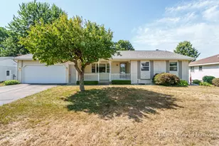 1886 New Castle Dr, Jenison, MI 49428 - Photo 1