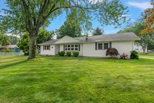 27 N Peach St, Hart, MI 49420 - Photo 1