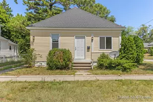 374 W Southern Ave, Muskegon, MI 49441 - Photo 1