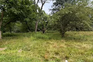 410 G Ave W, Kalamazoo, MI 49004 - Photo 1