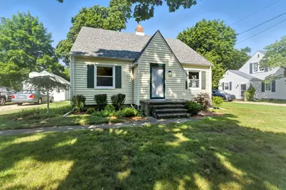 425 N Linden Street, Marshall, MI 49068 - Photo 1