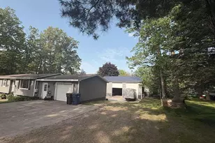 806 N Oaklawn St St, Harrison, MI 48625 - Photo 1