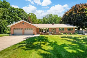2653 Hillview Ln, Saint Joseph, MI 49085 - Photo 1