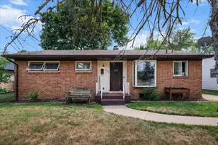1908 4th St NW, Grand Rapids, MI 49504 - Photo 1