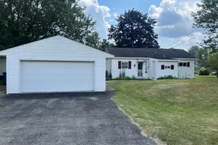 607 Zale Dr, Coldwater, MI 49036 - Photo 1