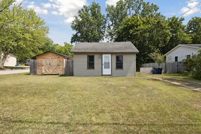 122 N Linden Avenue, Fremont, MI 49412 - Photo 1