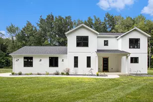 35684 M-43, Paw Paw, MI 49079 - Photo 1