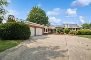 1373 St Joseph Cir, Saint Joseph, MI 49085 - Photo 1