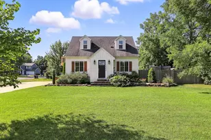 1222 W 32nd St, Holland, MI 49423 - Photo 1