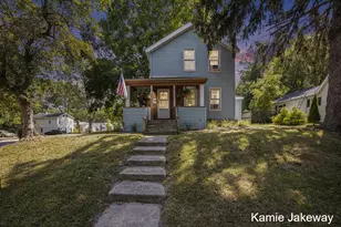 111 E Union St, Greenville, MI 48838 - Photo 1