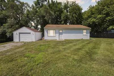 906 Floyd Avenue, Jackson, MI 49203 - Photo 1