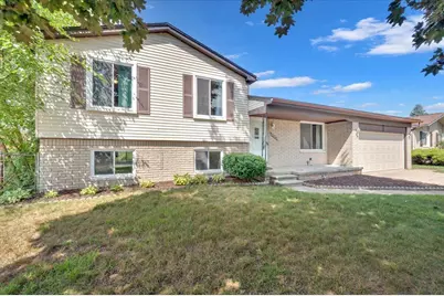 29205 E Nottingham Circle, Warren, MI 48092 - Photo 1