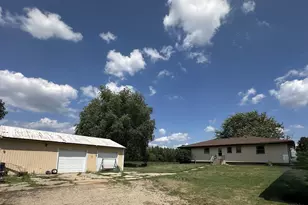 2431 E Britian Ave, Benton Harbor, MI 49022 - Photo 1