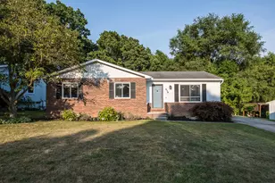 213 Woodlake Dr, Brighton, MI 48116 - Photo 1