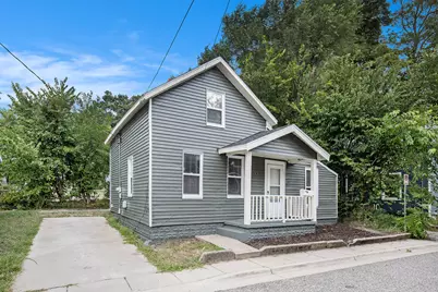 33 Batavia Place NE, Grand Rapids, MI 49503 - Photo 1