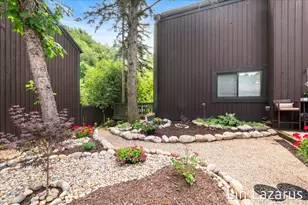 124 Lanark Ct, Kalamazoo, MI 49006 - Photo 1