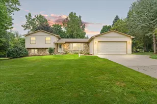 1300 E Twinbrook Dr, DeWitt, MI 48820 - Photo 1