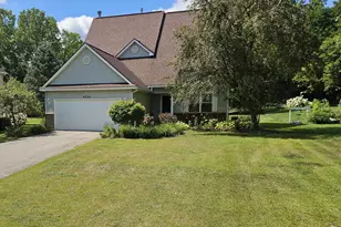 9594 N Bass Ct, Pinckney, MI 48169 - Photo 1