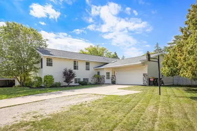 1645 Forest Hill Avenue SE, Grand Rapids, MI 49546 - Photo 1