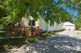 913 Lawndale St, Ludington, MI 49431 - Photo 1