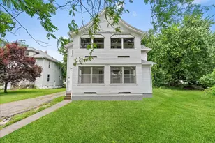 916 Wildwood Ave, Jackson, MI 49202 - Photo 1