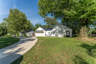 2958 Dean Lake Ave NE, Grand Rapids, MI 49525 - Photo 1