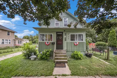 911 N Blackstone Street, Jackson, MI 49202 - Photo 1