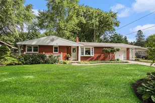 1403 Timberlane Dr, Saint Joseph, MI 49085 - Photo 1