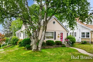 952 Frederick Ave NW, Grand Rapids, MI 49504 - Photo 1